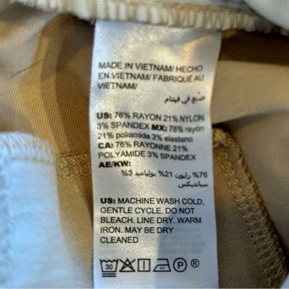 Chicos So Slimming Tan Pull On Brigitte Slim Leg Crop Pants Size 1 US Size 8 - Picture 7 of 12